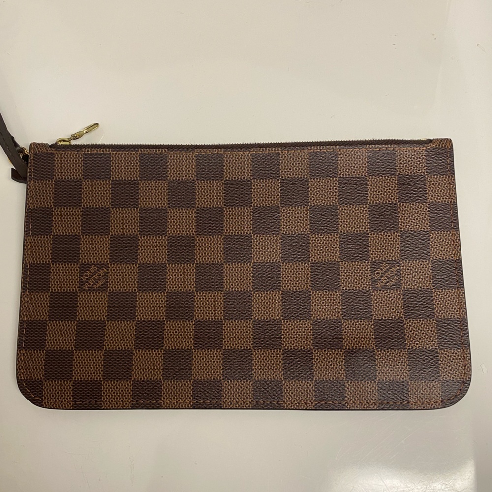 Louis Vuitton Damier pouch